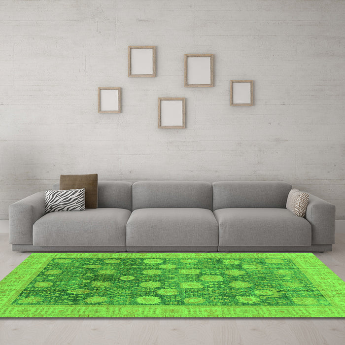 Machine Washable Oriental Green Modern Area Rugs in a Living Room,, wshabs4033grn