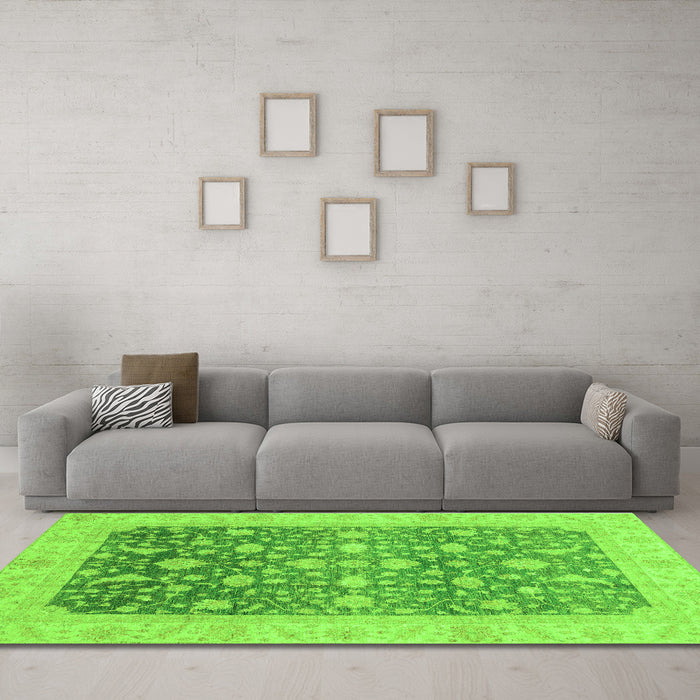 Machine Washable Oriental Green Modern Area Rugs in a Living Room,, wshabs4034grn