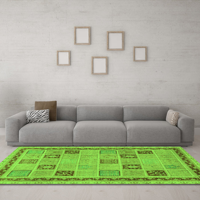 Machine Washable Oriental Green Modern Area Rugs in a Living Room,, wshabs4036grn
