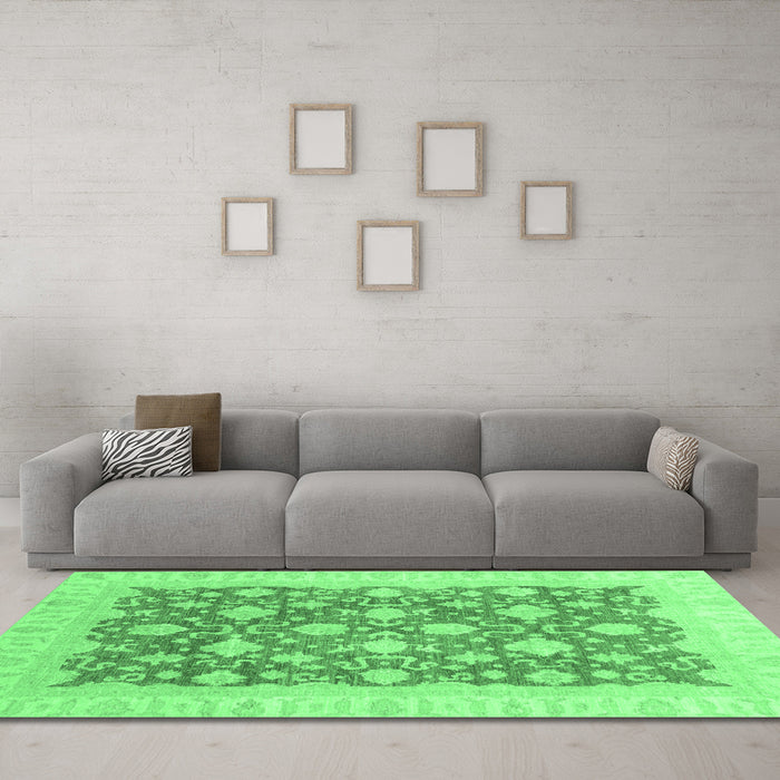 Machine Washable Oriental Emerald Green Modern Area Rugs in a Living Room,, wshabs4039emgrn