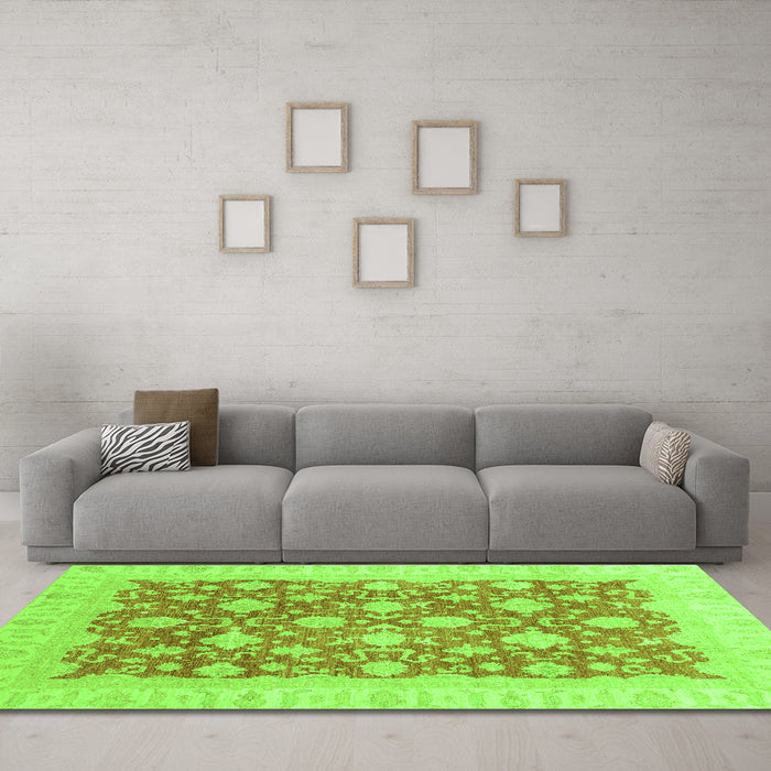 Machine Washable Oriental Green Modern Area Rugs in a Living Room,, wshabs4039grn