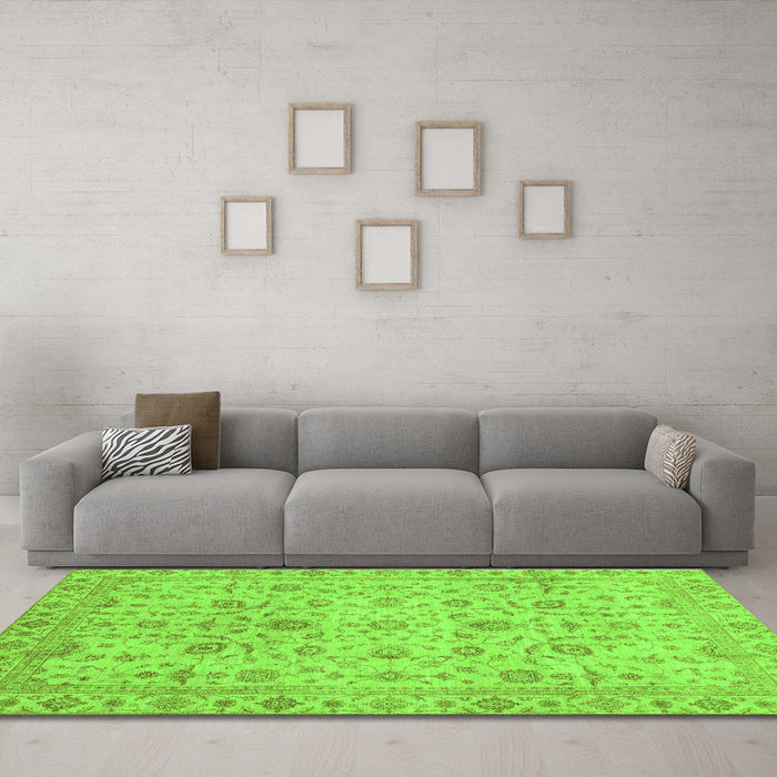 Machine Washable Oriental Green Modern Area Rugs in a Living Room,, wshabs4040grn