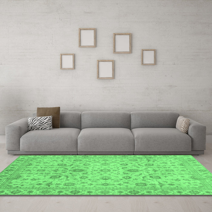 Machine Washable Oriental Emerald Green Modern Area Rugs in a Living Room,, wshabs4040emgrn