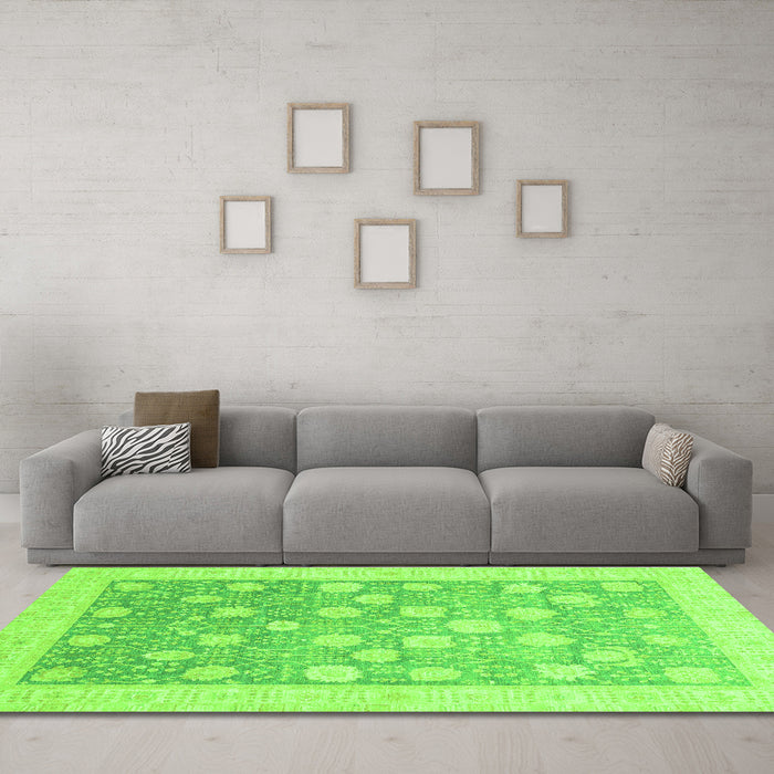 Machine Washable Oriental Green Modern Area Rugs in a Living Room,, wshabs4041grn