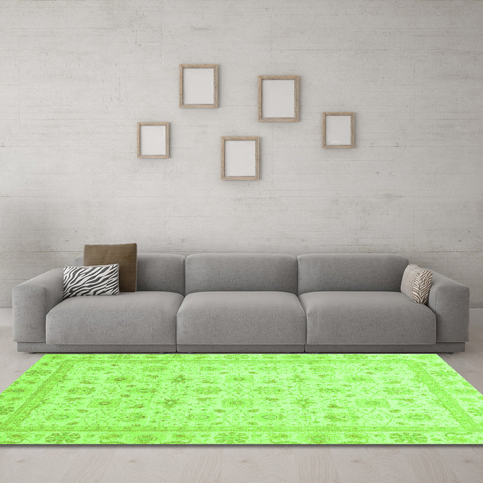 Machine Washable Oriental Green Modern Area Rugs in a Living Room,, wshabs4043grn
