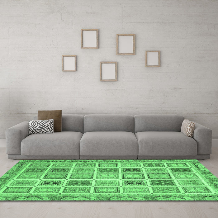 Machine Washable Oriental Emerald Green Modern Area Rugs in a Living Room,, wshabs4047emgrn