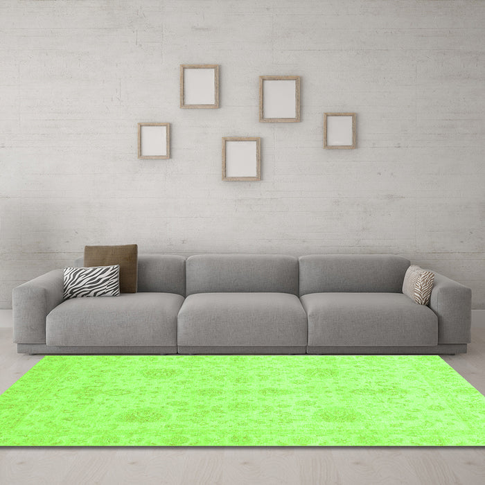 Machine Washable Oriental Green Modern Area Rugs in a Living Room,, wshabs4048grn