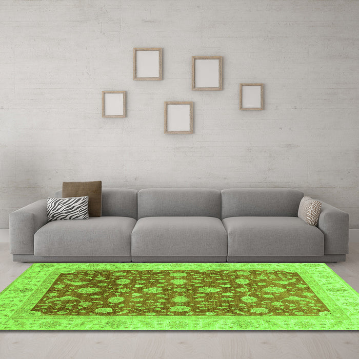 Machine Washable Oriental Green Modern Area Rugs in a Living Room,, wshabs4049grn