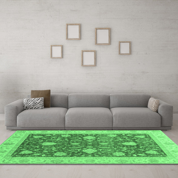 Machine Washable Oriental Emerald Green Traditional Area Rugs in a Living Room,, wshabs4056emgrn