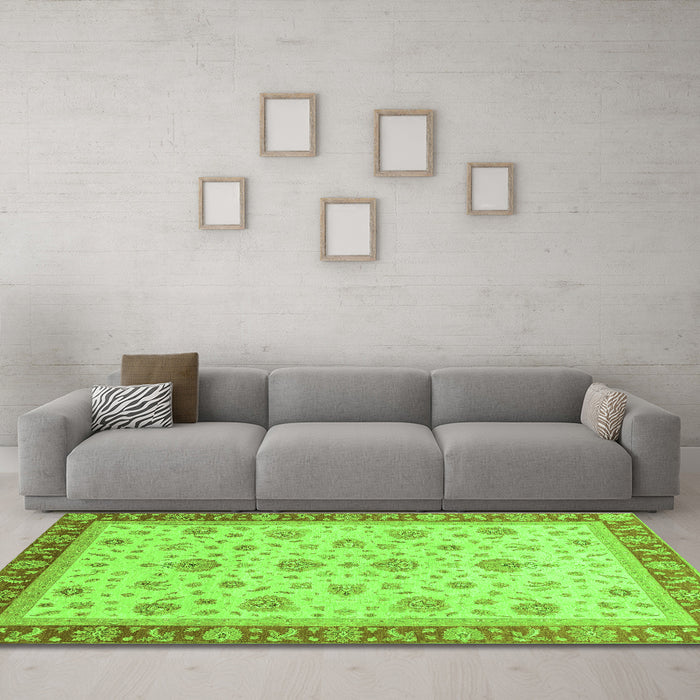 Machine Washable Oriental Green Traditional Area Rugs in a Living Room,, wshabs4057grn