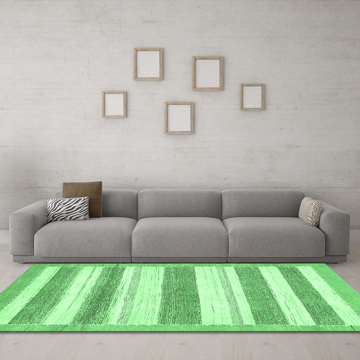 Machine Washable Solid Emerald Green Modern Area Rugs in a Living Room,, wshabs405emgrn