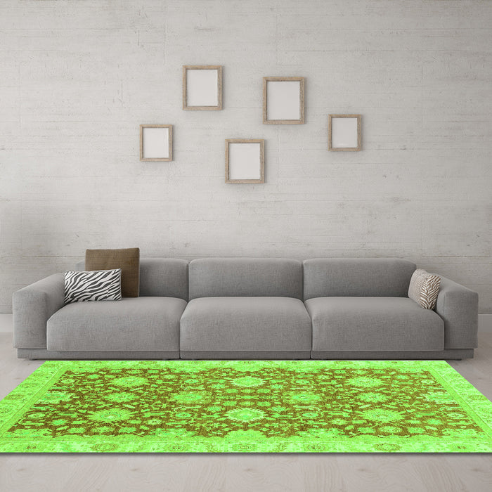 Machine Washable Oriental Green Traditional Area Rugs in a Living Room,, wshabs4061grn