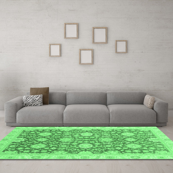 Machine Washable Oriental Emerald Green Traditional Area Rugs in a Living Room,, wshabs4061emgrn