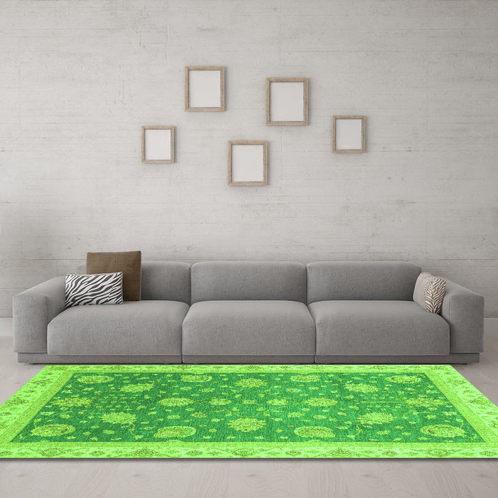 Machine Washable Oriental Green Traditional Area Rugs in a Living Room,, wshabs4064grn