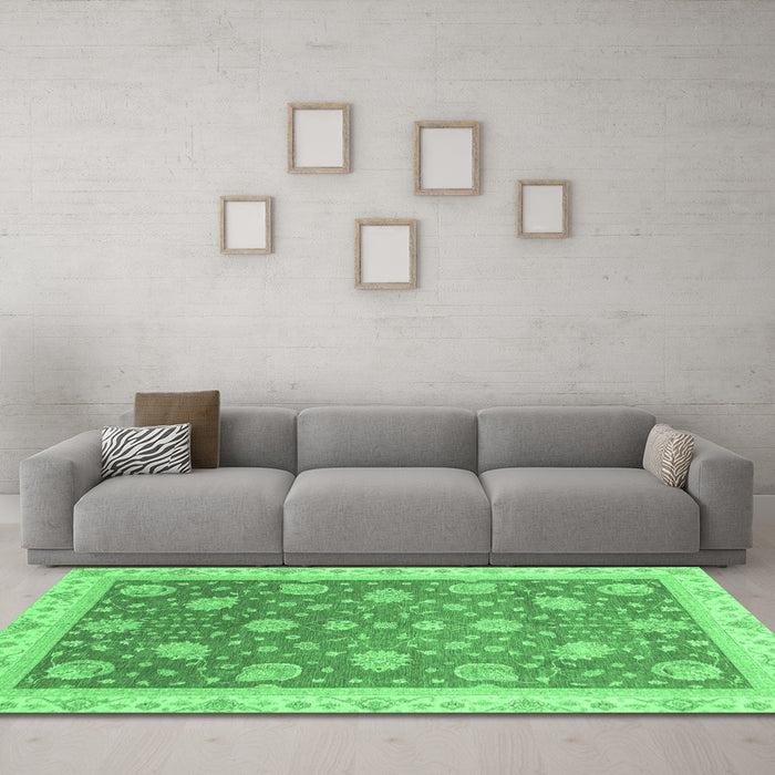 Machine Washable Oriental Emerald Green Traditional Area Rugs in a Living Room,, wshabs4064emgrn