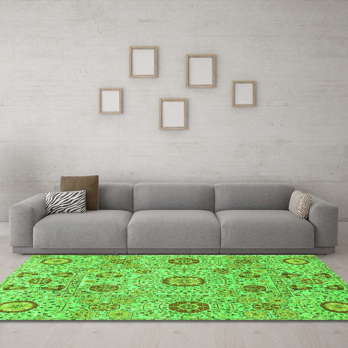 Machine Washable Abstract Green Modern Area Rugs in a Living Room,, wshabs4067grn