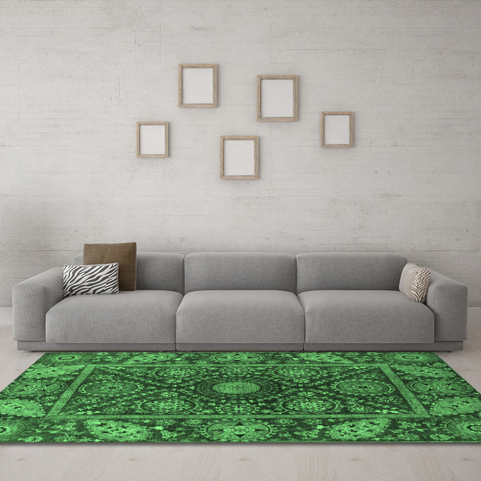 Machine Washable Oriental Emerald Green Traditional Area Rugs in a Living Room,, wshabs4069emgrn