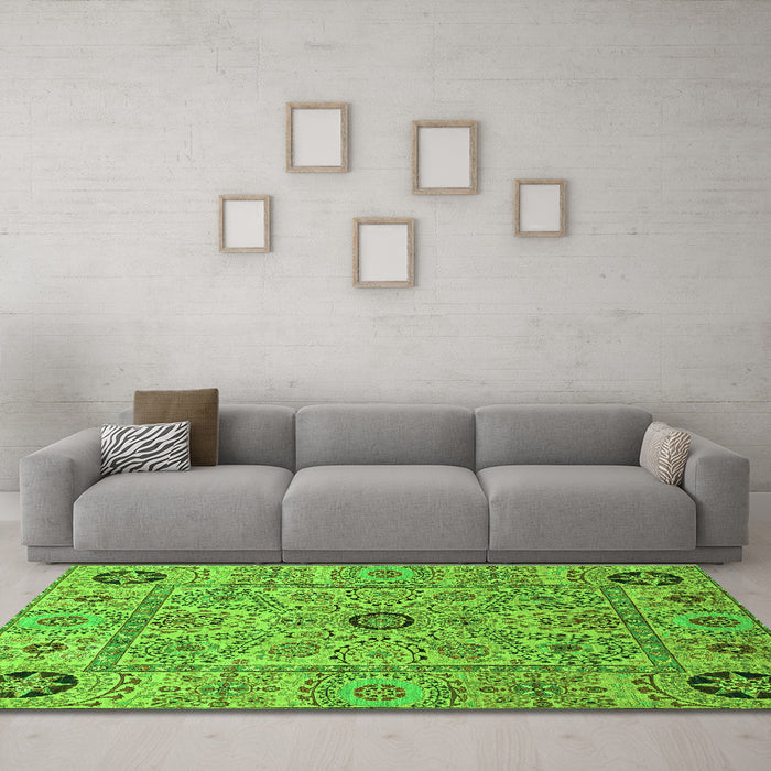 Machine Washable Abstract Green Modern Area Rugs in a Living Room,, wshabs4070grn