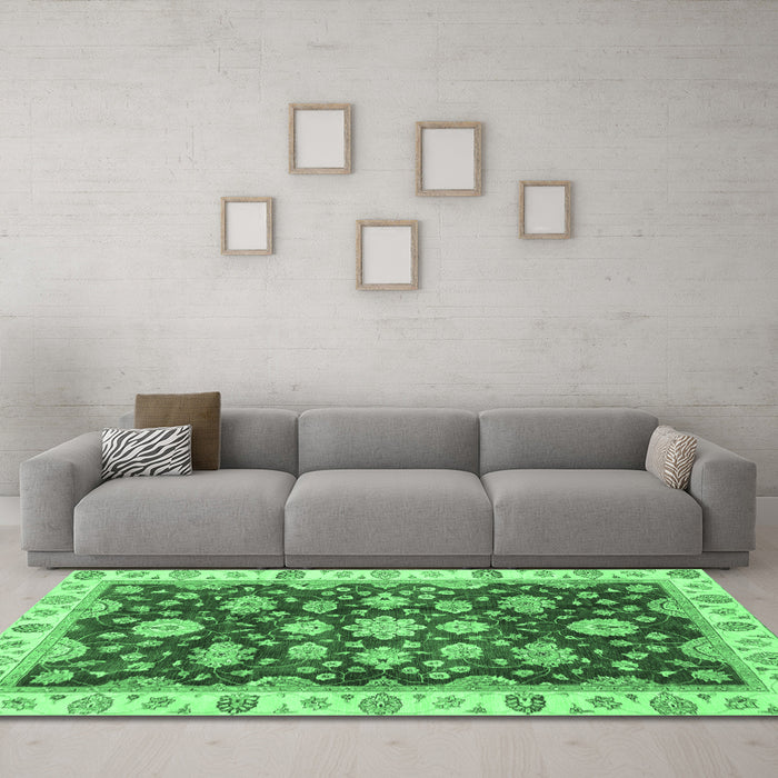 Machine Washable Oriental Emerald Green Traditional Area Rugs in a Living Room,, wshabs4074emgrn