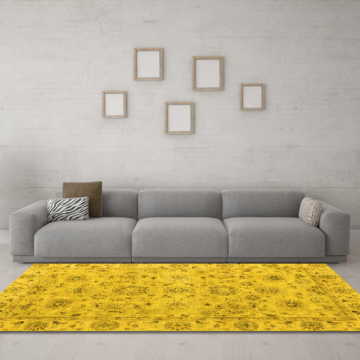 Machine Washable Abstract Yellow Modern Rug in a Living Room, wshabs4075yw