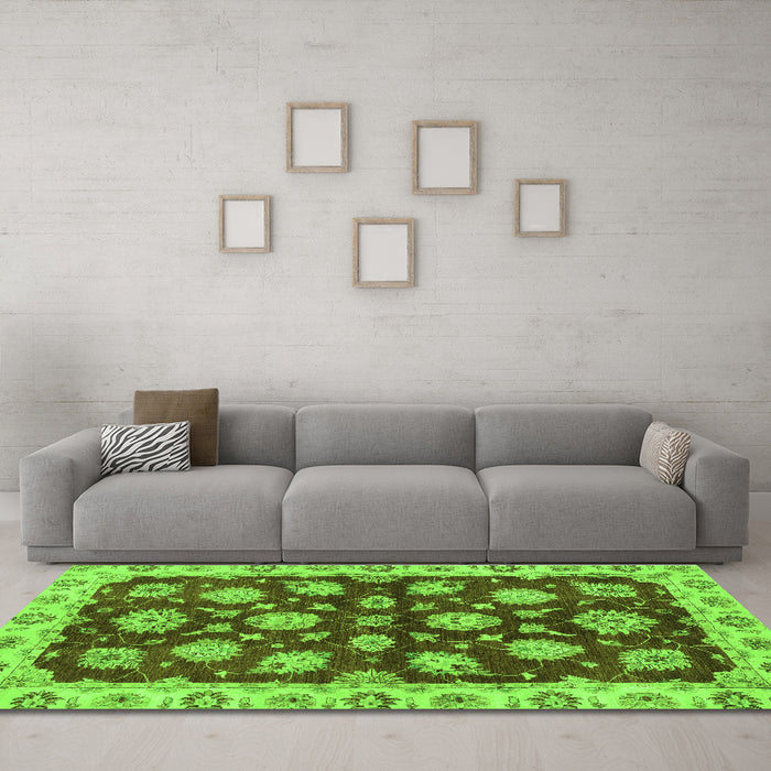 Machine Washable Oriental Green Traditional Area Rugs in a Living Room,, wshabs4076grn