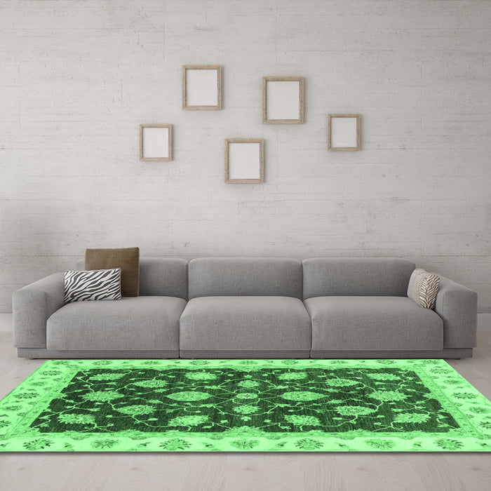 Machine Washable Oriental Emerald Green Traditional Area Rugs in a Living Room,, wshabs4078emgrn
