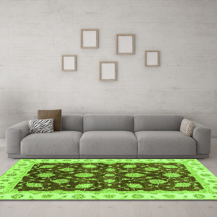 Machine Washable Oriental Green Traditional Area Rugs in a Living Room,, wshabs4078grn