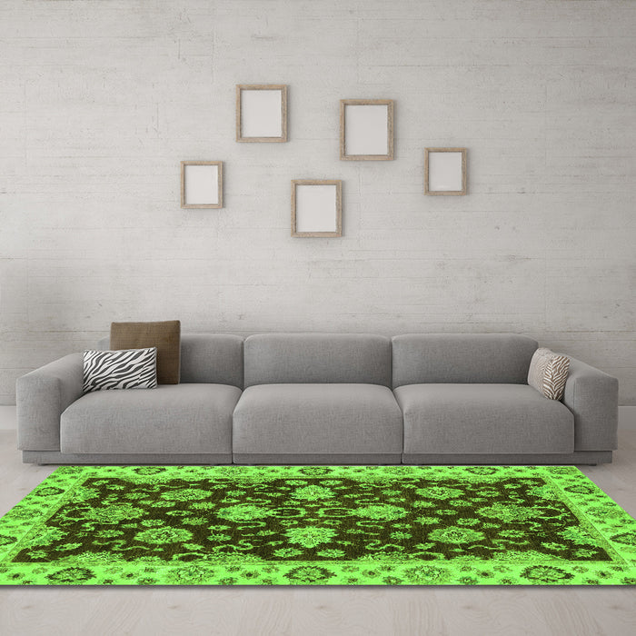 Machine Washable Oriental Green Traditional Area Rugs in a Living Room,, wshabs4079grn