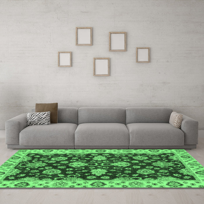 Machine Washable Oriental Emerald Green Traditional Area Rugs in a Living Room,, wshabs4079emgrn
