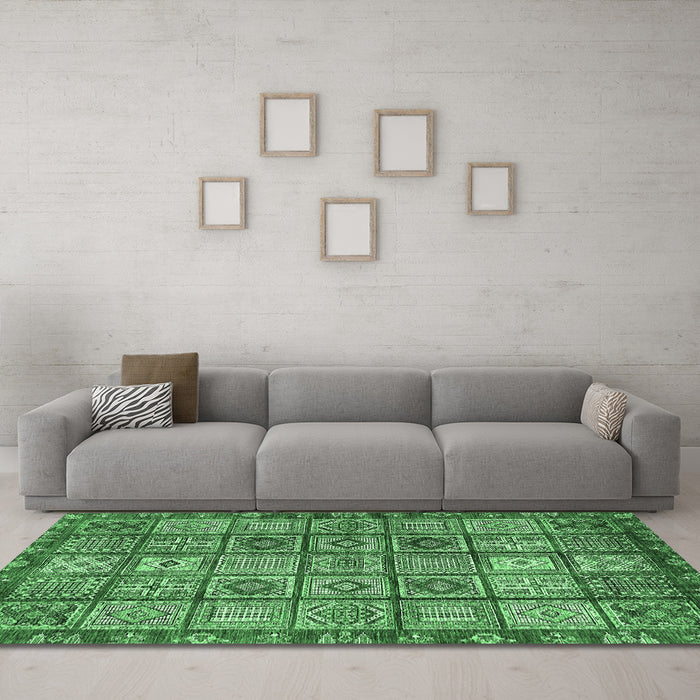 Machine Washable Abstract Emerald Green Modern Area Rugs in a Living Room,, wshabs407emgrn