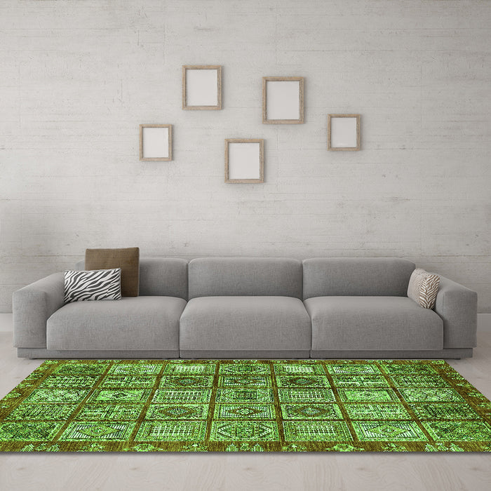 Machine Washable Abstract Green Modern Area Rugs in a Living Room,, wshabs407grn