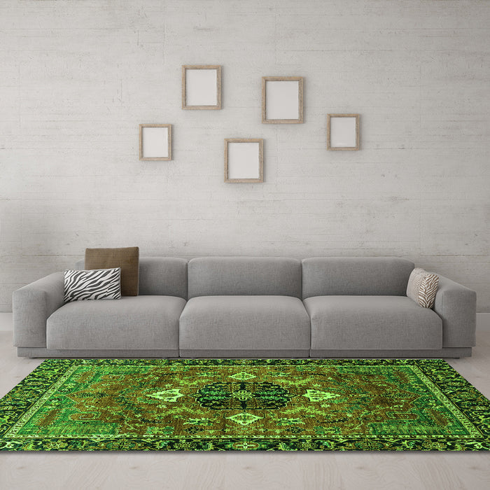 Machine Washable Persian Green Traditional Area Rugs in a Living Room,, wshabs4083grn