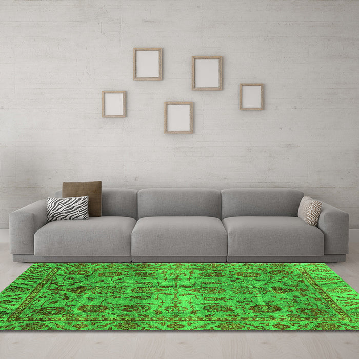 Machine Washable Abstract Green Modern Area Rugs in a Living Room,, wshabs4085grn