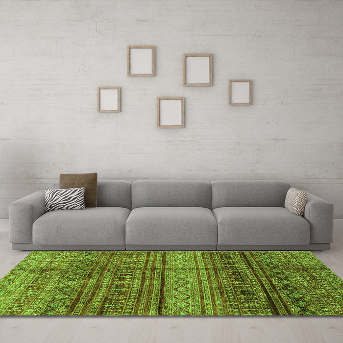 Machine Washable Abstract Green Modern Area Rugs in a Living Room,, wshabs4089grn