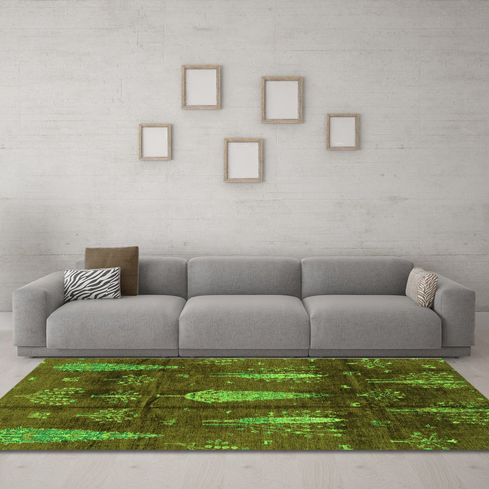 Machine Washable Abstract Green Modern Area Rugs in a Living Room,, wshabs4091grn