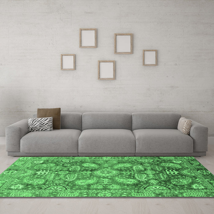 Machine Washable Oriental Emerald Green Traditional Area Rugs in a Living Room,, wshabs4095emgrn