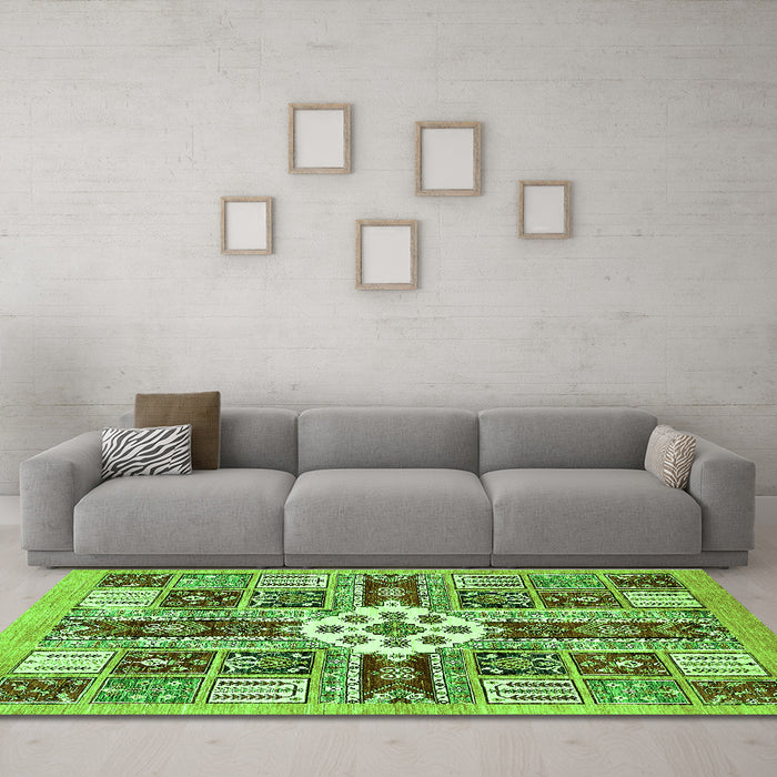 Machine Washable Abstract Green Modern Area Rugs in a Living Room,, wshabs409grn
