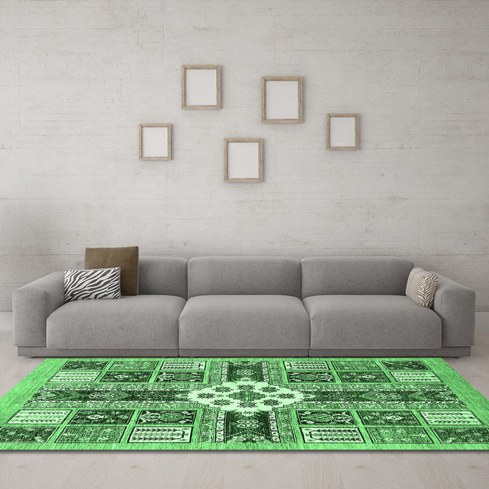 Machine Washable Abstract Emerald Green Modern Area Rugs in a Living Room,, wshabs409emgrn
