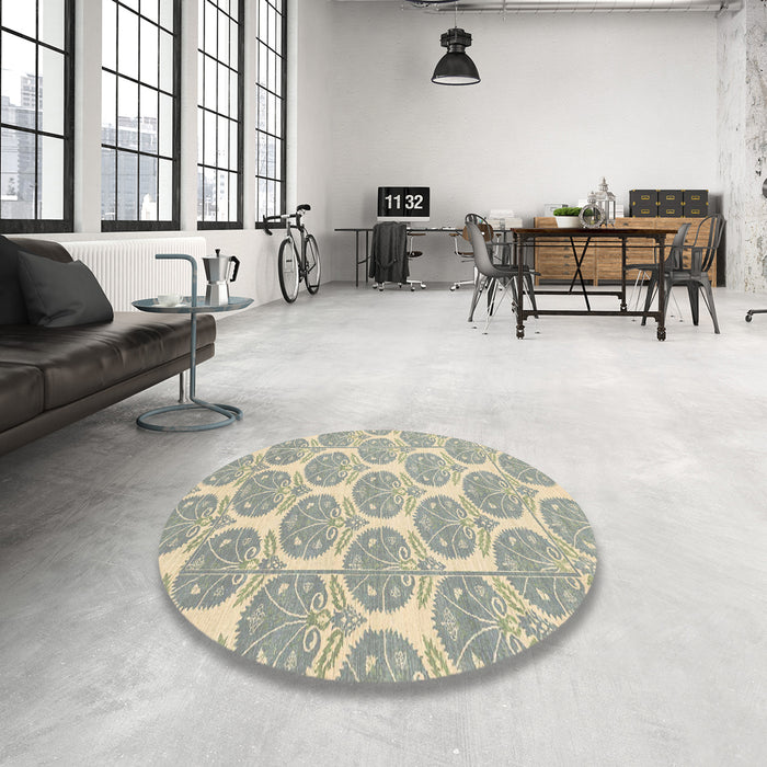 Round Machine Washable Abstract Gunmetal Gray Rug in a Office, wshabs4104