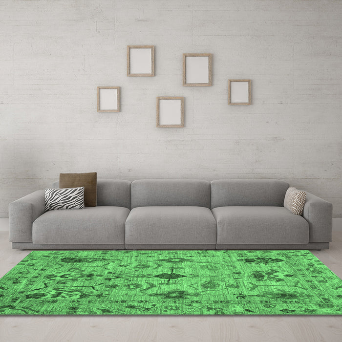 Machine Washable Oriental Emerald Green Traditional Area Rugs in a Living Room,, wshabs4107emgrn