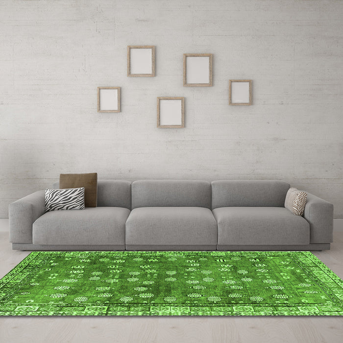 Machine Washable Oriental Green Traditional Area Rugs in a Living Room,, wshabs4129grn