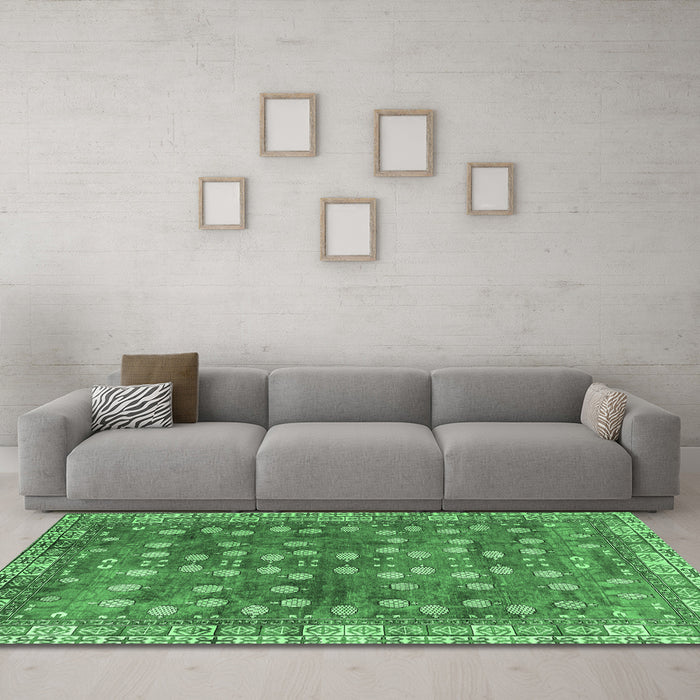Machine Washable Oriental Emerald Green Traditional Area Rugs in a Living Room,, wshabs4129emgrn