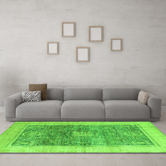 Machine Washable Abstract Green Modern Area Rugs in a Living Room,, wshabs4131grn