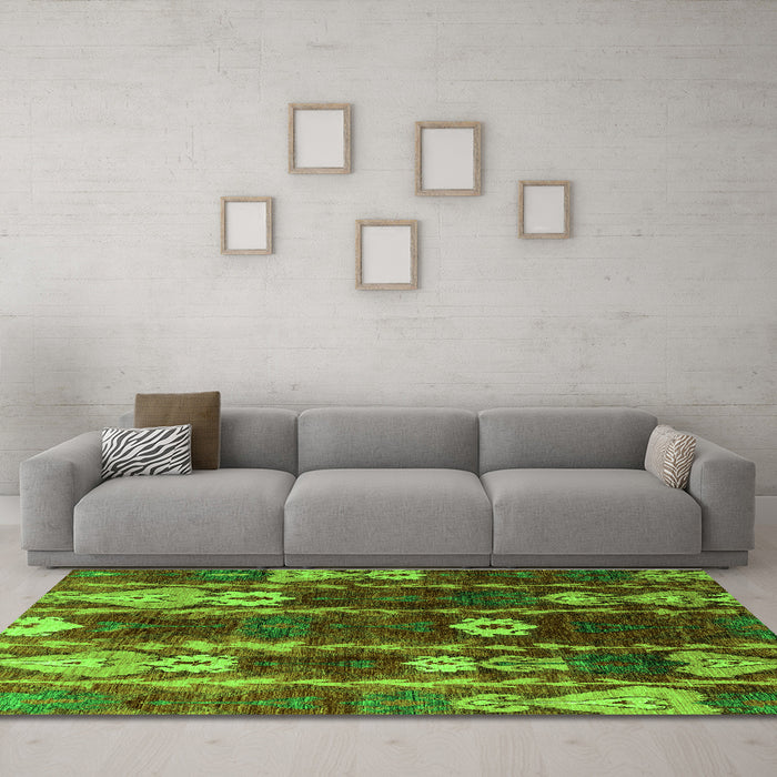 Machine Washable Abstract Green Modern Area Rugs in a Living Room,, wshabs4133grn