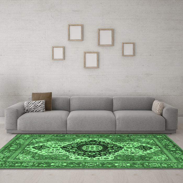 Machine Washable Persian Emerald Green Traditional Area Rugs in a Living Room,, wshabs4158emgrn