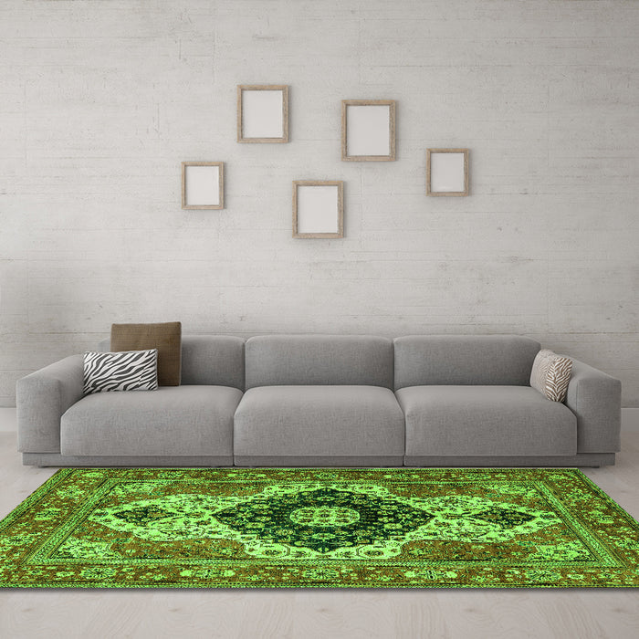 Machine Washable Persian Green Traditional Area Rugs in a Living Room,, wshabs4158grn