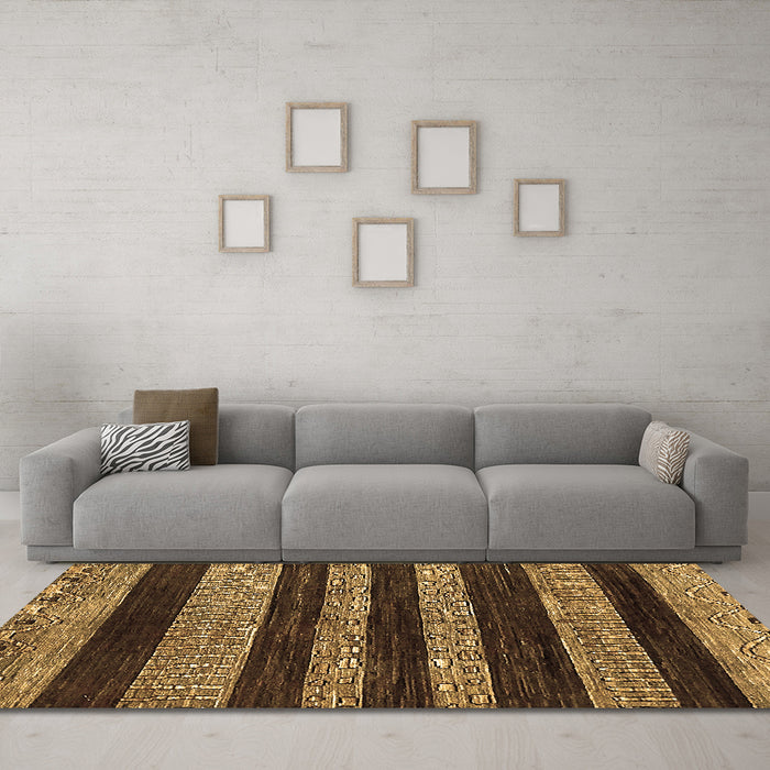 Machine Washable Abstract Brown Modern Rug in a Living Room,, wshabs415brn