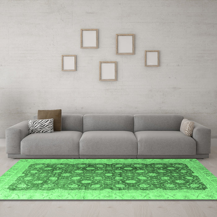 Machine Washable Oriental Emerald Green Traditional Area Rugs in a Living Room,, wshabs4173emgrn