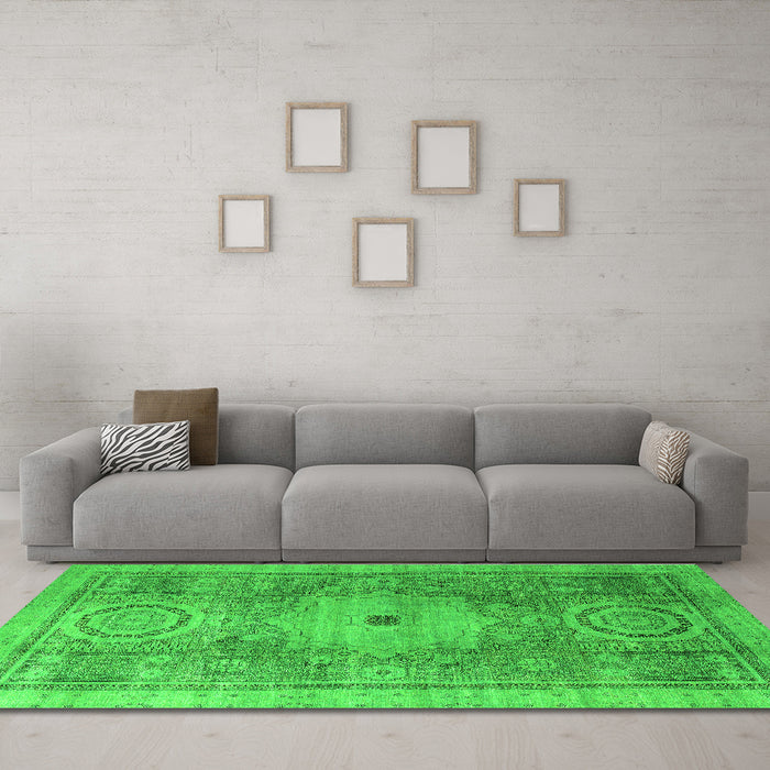 Machine Washable Abstract Green Modern Area Rugs in a Living Room,, wshabs4175grn