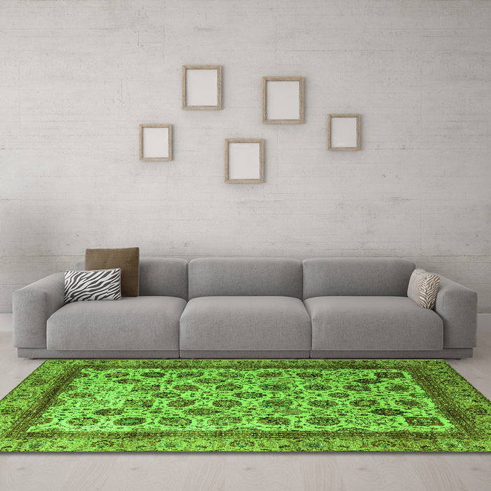 Machine Washable Abstract Green Modern Area Rugs in a Living Room,, wshabs4177grn